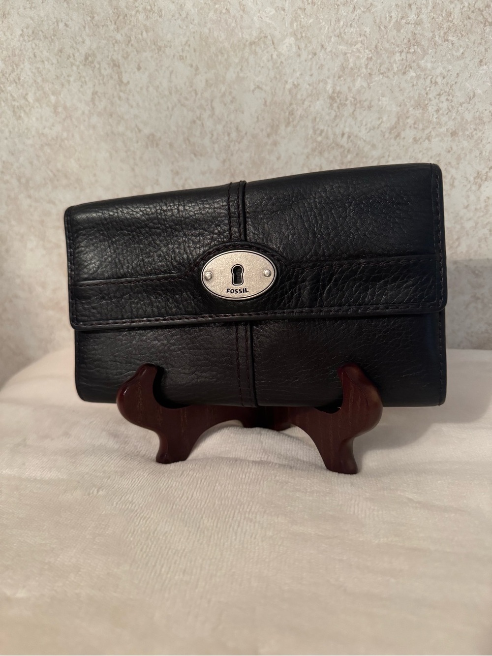 Fossil Black Leather Wallet with Silver-Tone key Hole